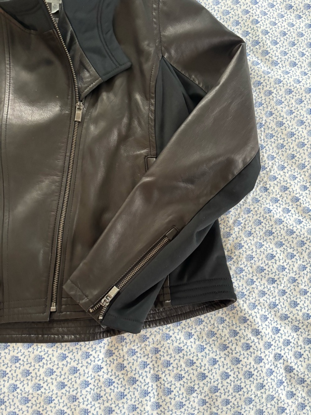 Athleta Black Leather Asym Zip Motorcycle Hoodie Jacket Size XL - Picture 3 of 7